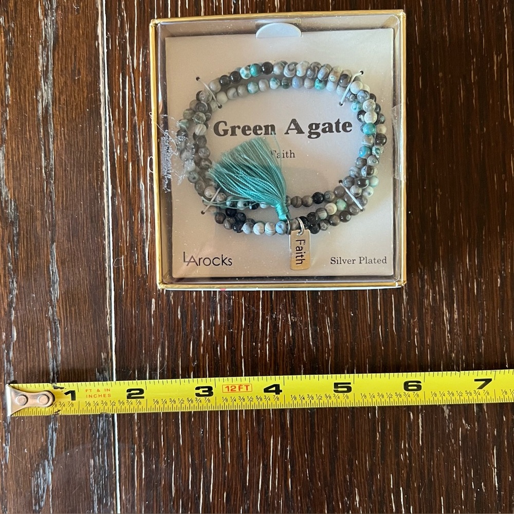 NEW, pretty LA ROCKS Green Agate Faith bead stretch bracelet